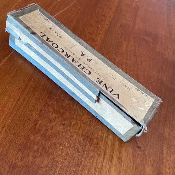 Vintage Artist Box of Vine Charcoal Made in Paris - Picture 3 of 7